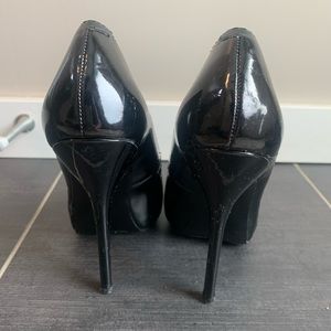 Steve Madden patent leather pumps size 6.5